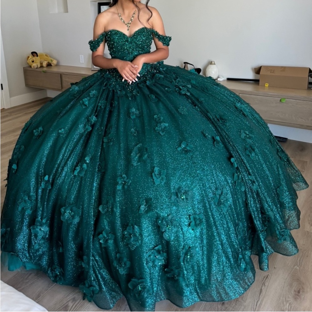 Elegant Green Quinceañera Dress
